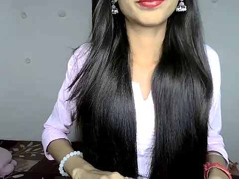 Snapshot of SIKSHA_SINGH chatting on 05/17/26, 06:15 SIKSHA SINGH online show from 05/17/26, 06:15