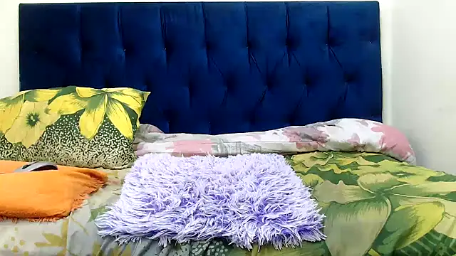 CurvyAssXX21 online show from 03/28/26, 06:40