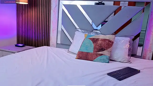 LittleeSara18 online show from 02/25/26, 11:09