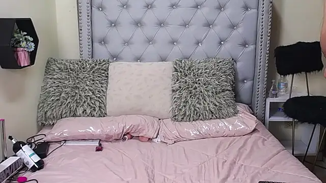 skarlett  36 online show from 04/10/26, 02:33