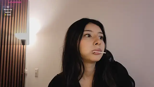 chloe bluee  online show from 03/23/26, 01:26