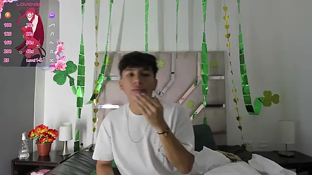 Snapshot of Angel_Lux chatting on 03/02/26, 07:10 Angel Lux online show from 03/02/26, 07:10