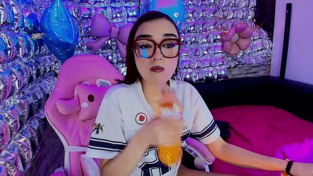 lala cherry online show from 04/08/26, 08:20