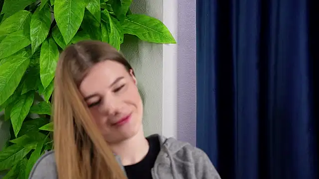 Snapshot of DixieVarlas chatting on 03/08/26, 05:33 DixieVarlas online show from 03/08/26, 05:33