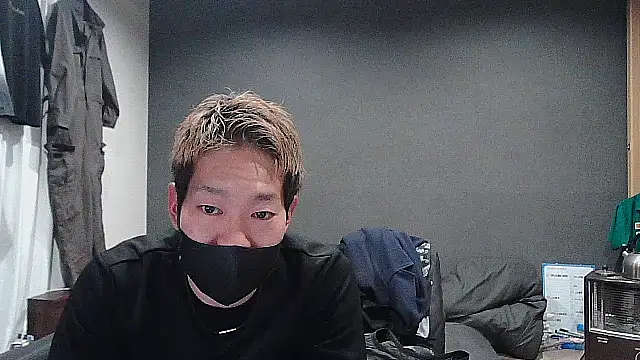 Snapshot of ryuaaaaa chatting on 03/04/26, 05:30 ryuaaaaa online show from 03/04/26, 05:30