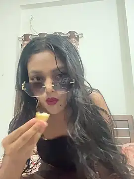 Snapshot of sizzler_hotz chatting on 06/14/26, 05:48 sizzler hotz online show from 06/14/26, 05:48