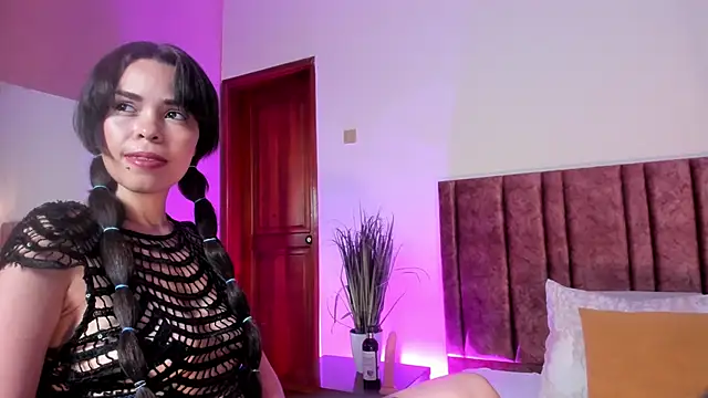 KatrionaNyx online show from 04/13/26, 12:32