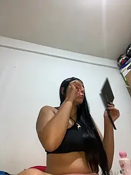 Snapshot of Alara_Key chatting on 02/24/26, 04:27 Alara Key online show from 02/24/26, 04:27