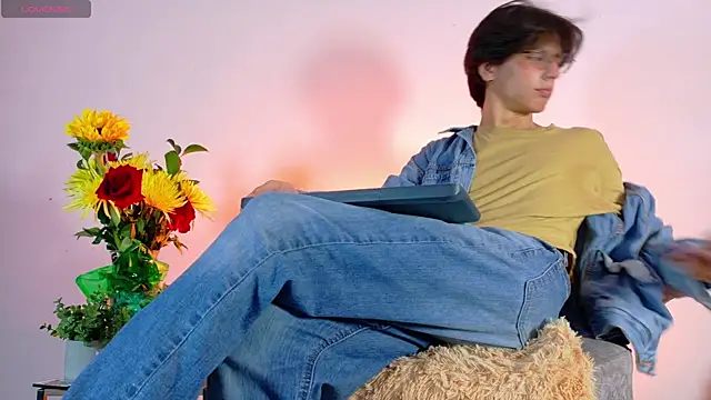 lui x dust online show from 04/04/26, 03:38