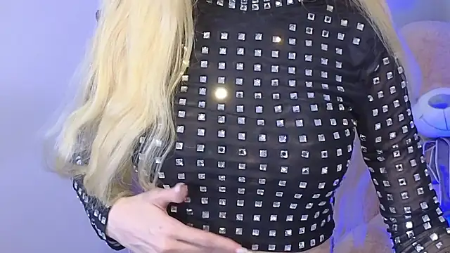 Snapshot of KarmaArms chatting on 03/03/26, 08:37 KarmaArms online show from 03/03/26, 08:37