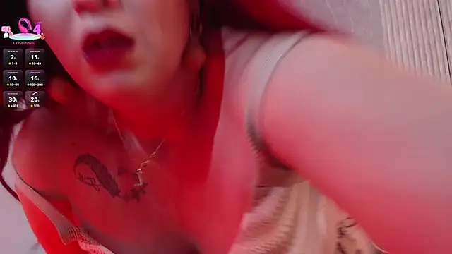 Snapshot of Eva_milfxxx chatting on 02/25/26, 03:05 Eva milfxxx online show from 02/25/26, 03:05