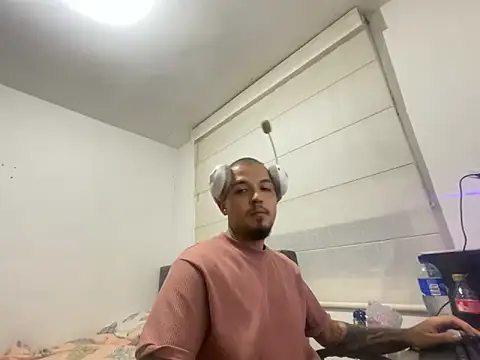 Maximo Garcia17 online show from 03/08/26, 01:36