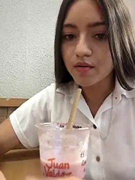 DulceCaroX online show from 03/18/26, 08:56