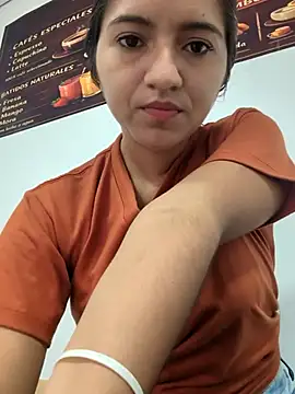 Snapshot of DulceCaroX chatting on 05/20/26, 12:22 DulceCaroX online show from 05/20/26, 12:22