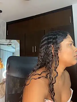 Miaafoxx   online show from 03/19/26, 07:29