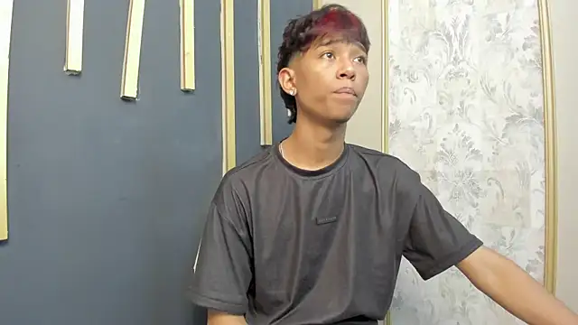 Snapshot of Little_Twink19x chatting on 02/20/26, 07:03 Little Twink19x online show from 02/20/26, 07:03