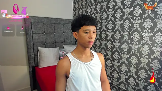 Snapshot of Little_Twink19x chatting on 07/02/26, 07:42 Little Twink19x online show from 07/02/26, 07:42