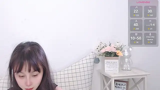 Snapshot of Luckmia333 chatting on 03/02/26, 12:56 Luckmia333 online show from 03/02/26, 12:56