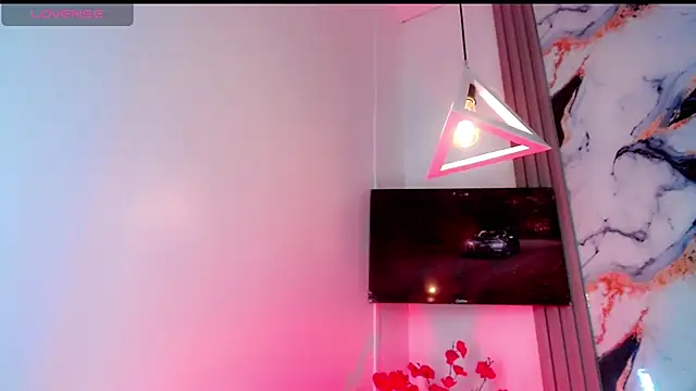 Alondra Wile online show from 04/15/26, 07:21