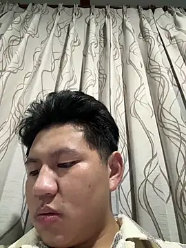 Snapshot of zhuendong000001 chatting on 05/25/26, 12:55 zhuendong000001 online show from 05/25/26, 12:55