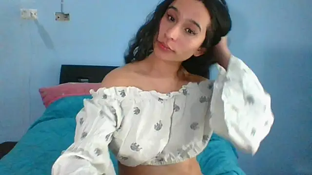 Snapshot of scarlettscottx_ chatting on 05/08/26, 02:06 scarlettscottx online show from 05/08/26, 02:06