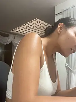 yesica2507 online show from 03/11/26, 11:00