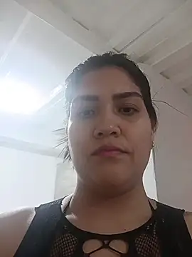 EmiliaVincenzo online show from 02/25/26, 01:10