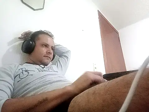 Snapshot of Lfervega chatting on 02/19/26, 10:44 Lfervega online show from 02/19/26, 10:44