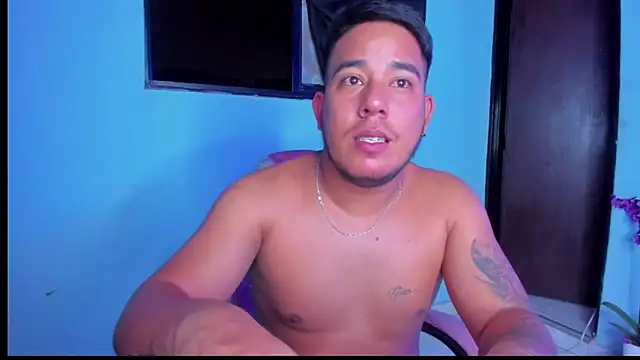 Snapshot of edgarsexxx chatting on 02/20/26, 07:10 edgarsexxx online show from 02/20/26, 07:10