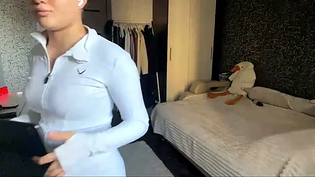 JoycelynUrion online show from 03/26/26, 10:10