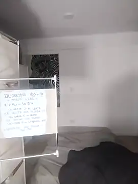 Snapshot of Mileepecas chatting on 02/21/26, 03:18 Mileepecas online show from 02/21/26, 03:18