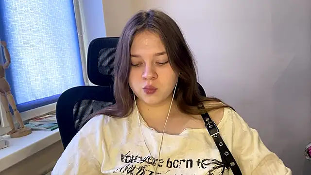 TomikoPfau online show from 03/05/26, 09:16