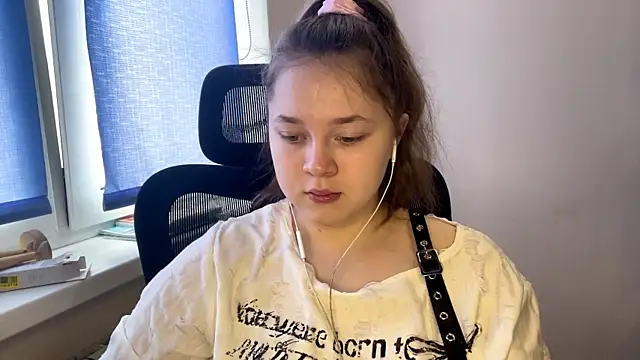 TomikoPfau online show from 03/07/26, 07:49