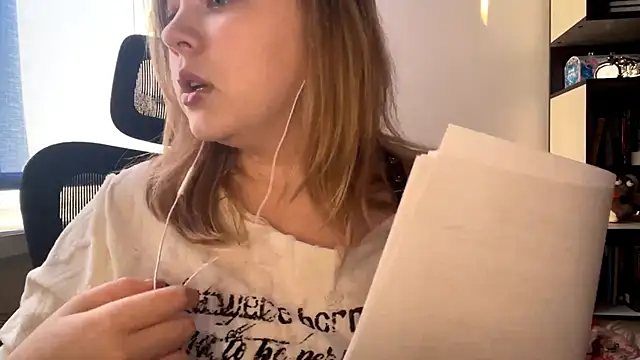 TomikoPfau online show from 04/14/26, 02:12