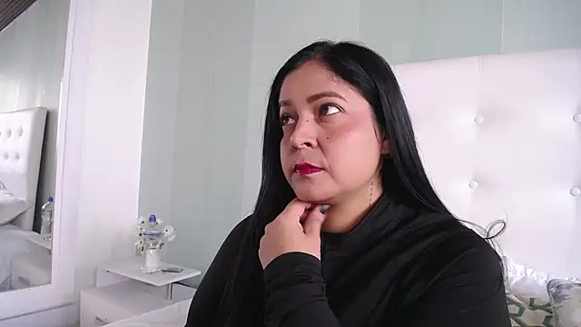 Snapshot of Jessicabloom chatting on 03/03/26, 12:33 Jessicabloom online show from 03/03/26, 12:33