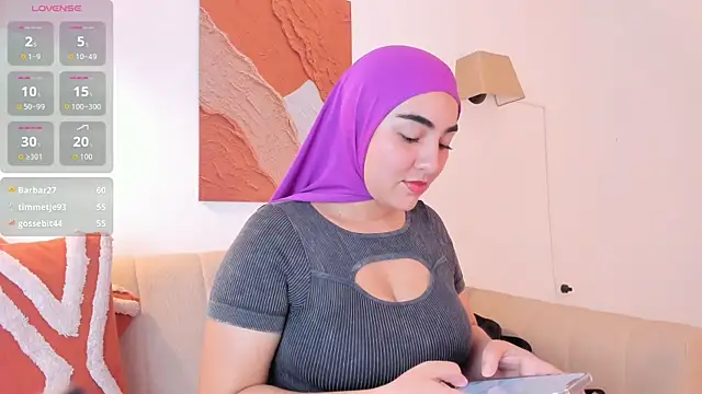 Malika Noor online show from 05/25/26, 03:07