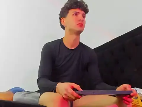 hot boys 2  online show from 02/24/26, 04:32