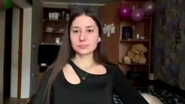 Snapshot of poly_princess chatting on 02/25/26, 07:18 poly princess online show from 02/25/26, 07:18