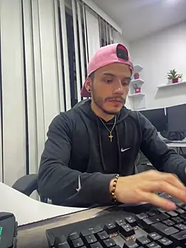 liam es online show from 04/04/26, 05:38