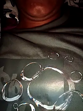 Snapshot of mmnnnnnhh chatting on 03/22/26, 05:05 mmnnnnnhh online show from 03/22/26, 05:05