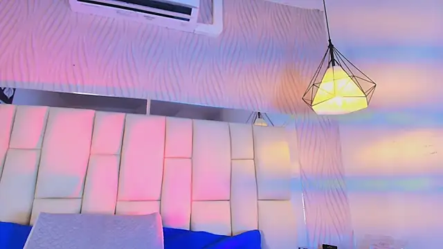 Lana Sliim online show from 06/03/26, 12:08