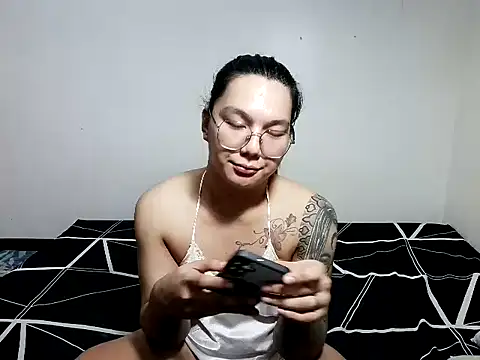 xNaughtymilesx online show from 05/06/26, 02:55