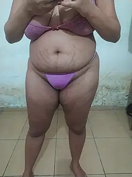 Snapshot of Syila10 chatting on 06/29/26, 01:11 Syila10 online show from 06/29/26, 01:11