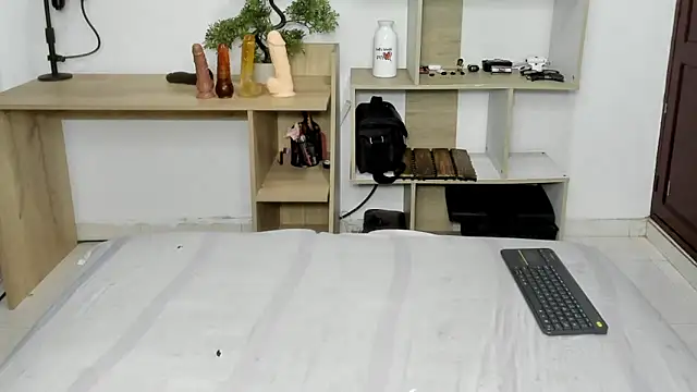 valeriavelasquez online show from 06/04/26, 10:16