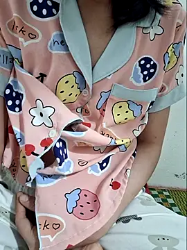 Snapshot of kieuqueen92 chatting on 02/23/26, 02:03 kieuqueen92 online show from 02/23/26, 02:03