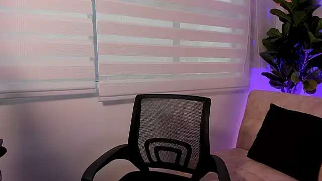 Snapshot of Antonella_Moretti_ chatting on 02/25/26, 01:54 Antonella Moretti online show from 02/25/26, 01:54