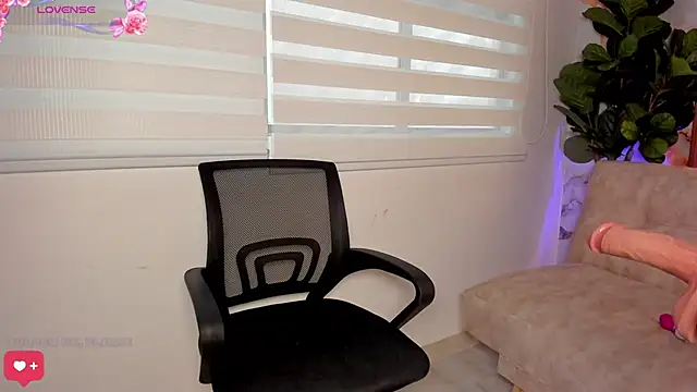 Snapshot of Antonella_Moretti_ chatting on 02/28/26, 04:30 Antonella Moretti online show from 02/28/26, 04:30