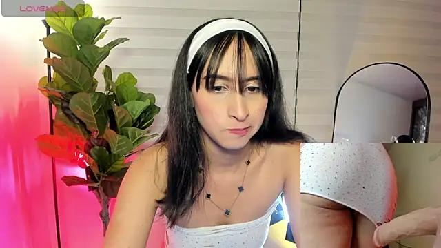 Antonella Moretti  online show from 04/18/26, 03:43