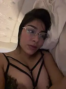 Snapshot of Linarodri chatting on 08/08/26, 05:42 Linarodri online show from 08/08/26, 05:42