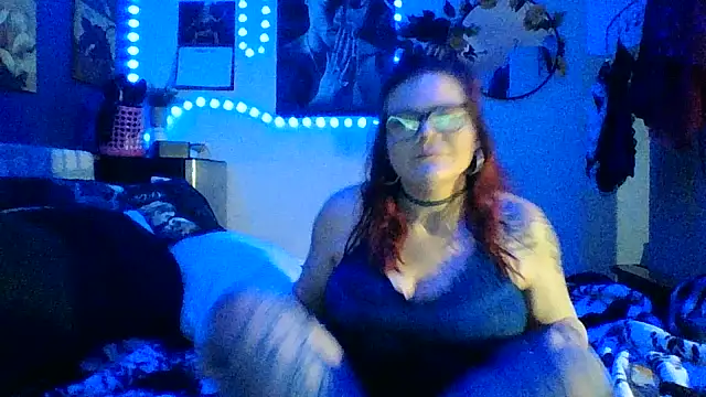 Snapshot of Sexymilf6992 chatting on 03/08/26, 01:03 Sexymilf6992 online show from 03/08/26, 01:03